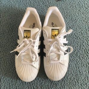 Adidas superstars
